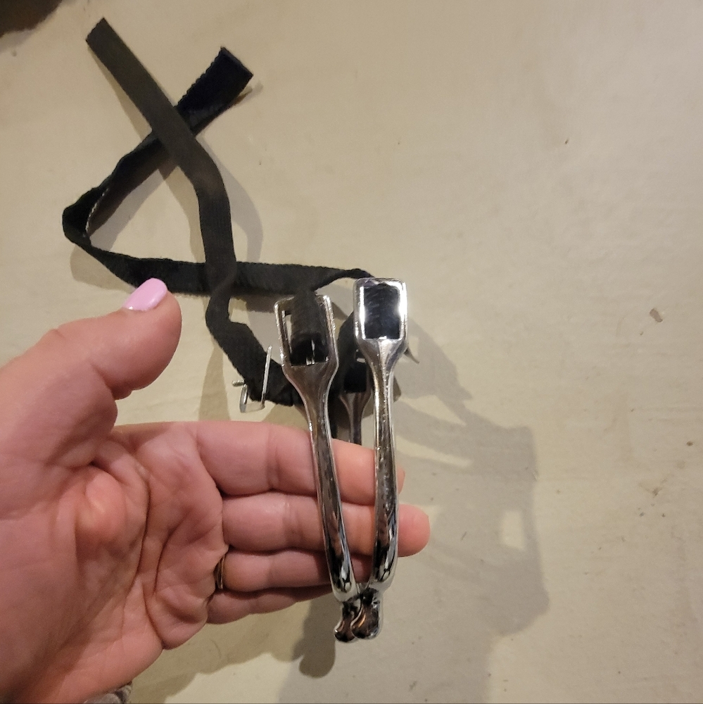 New English spurs
